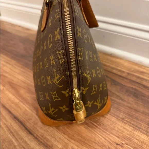Louis Vuitton Alma PM Brown Monogram Handbag - Picture 8 of 14